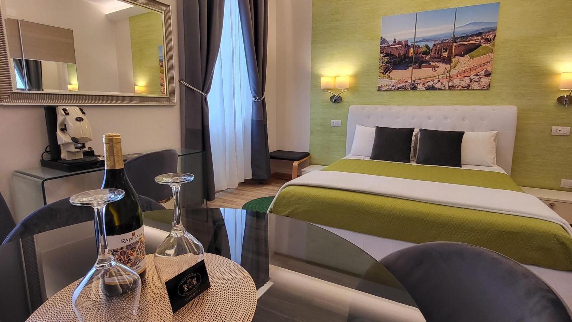 I Due Grifoni Studio Flat Таормина Екстериор снимка